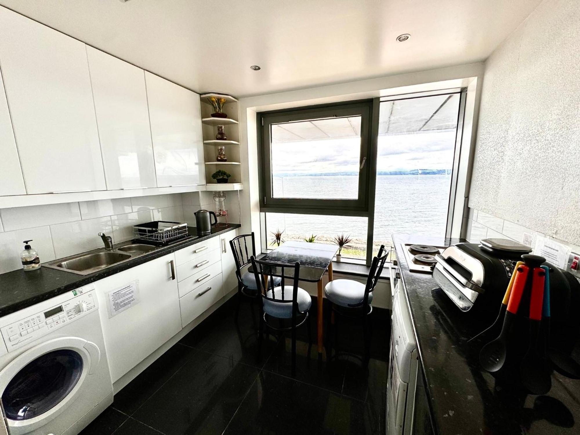 Ocean Park Apartments - Oceanfront - Free Parking And Fast Wifi Edinburgh Dış mekan fotoğraf